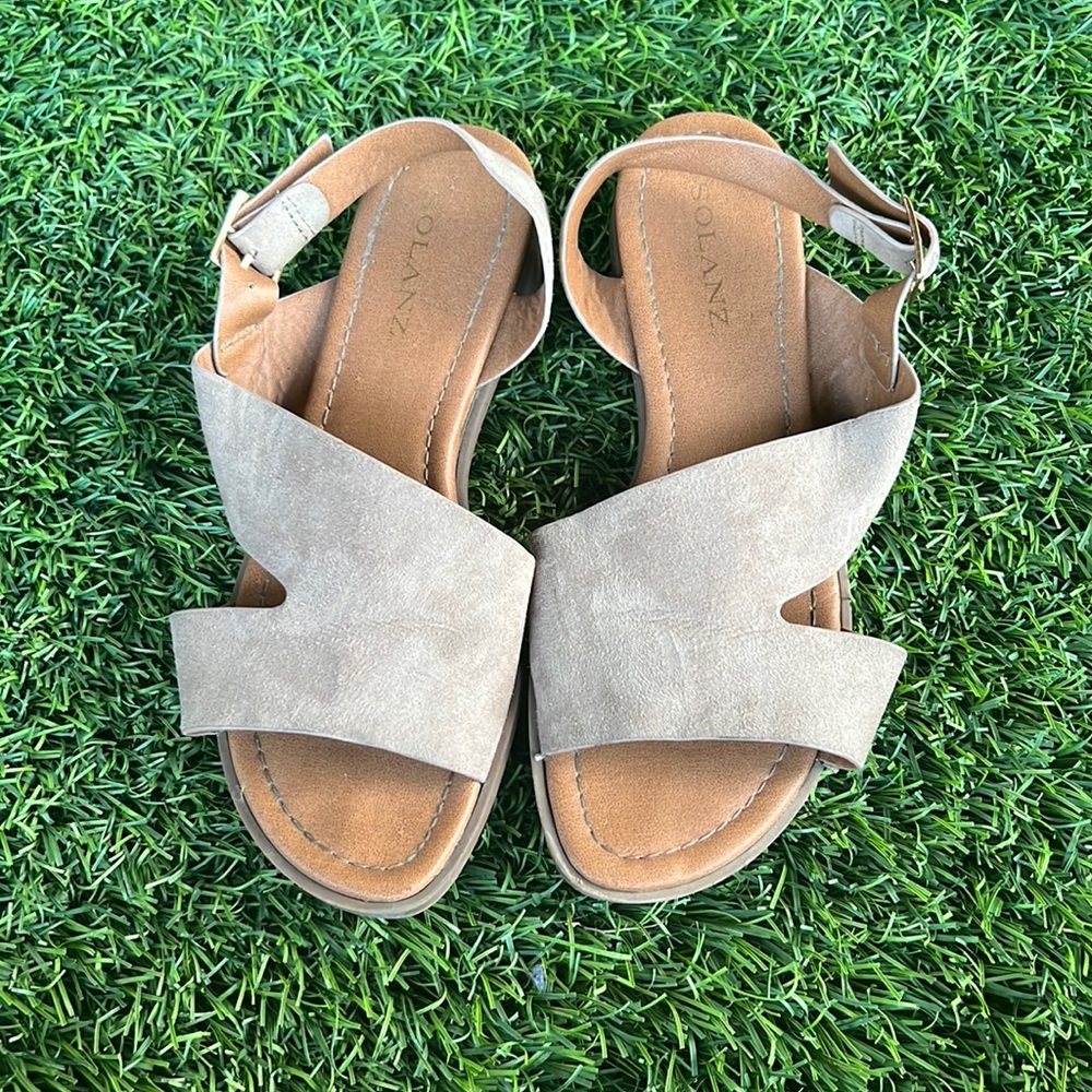 Solanz tan sandals size 6.5
